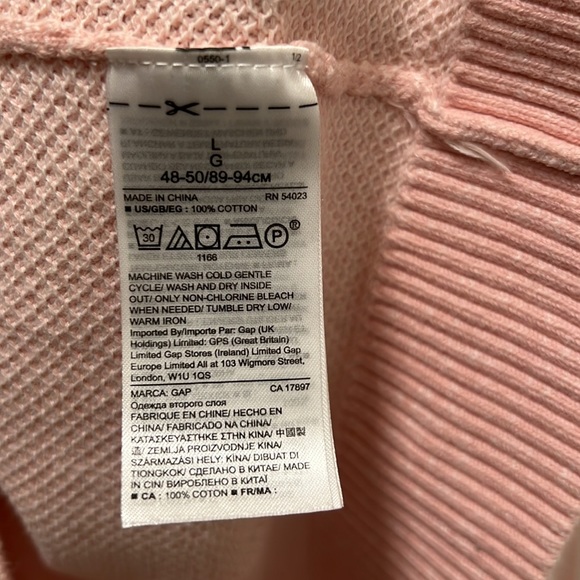GAP Men’s V-Neck Sweater - Picture 4 of 8